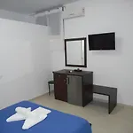Anatoli شقة فندقية 3*